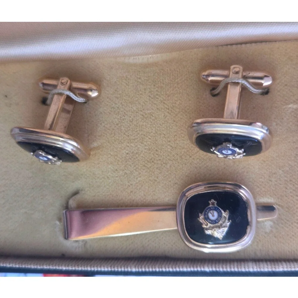 Vintage LaMode Black Onyx Crest Cufflinks Tie Clip Set Gold Tone With Case